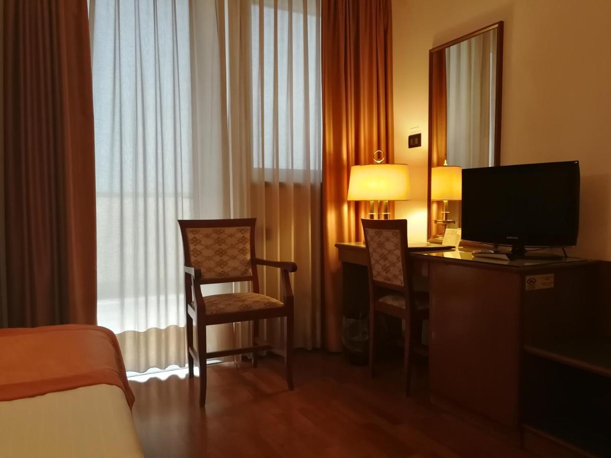 Hotel Marconi Ponte San Nicolo Екстер'єр фото