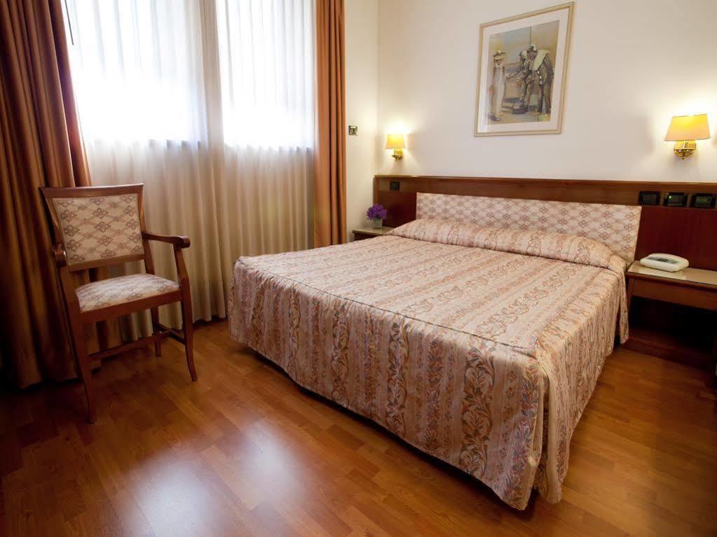 Hotel Marconi Ponte San Nicolo Екстер'єр фото